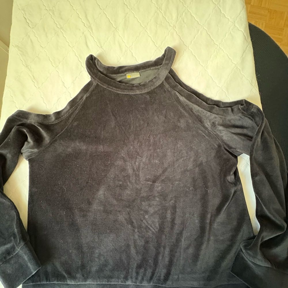 Zella Black Velvet Top
